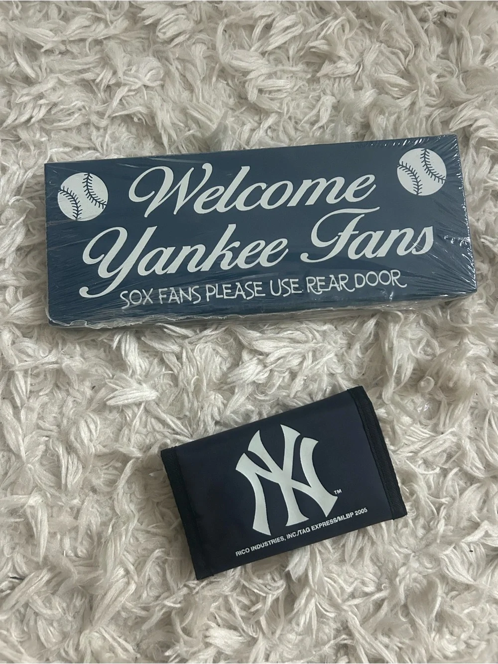 Official New York Yankees Welcome Sign & Wallet Set - Navy and White